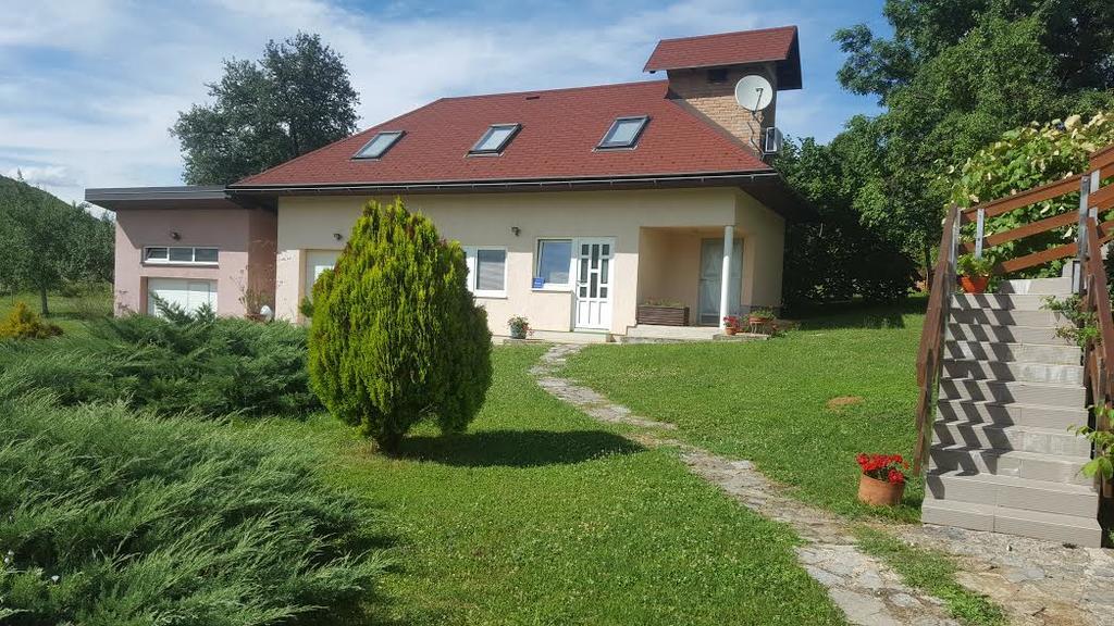 Apartment Oreskovic Otočac Buitenkant foto