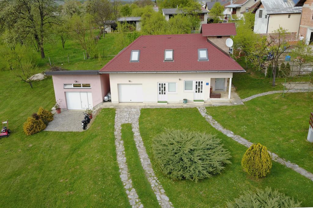 Apartment Oreskovic Otočac Buitenkant foto