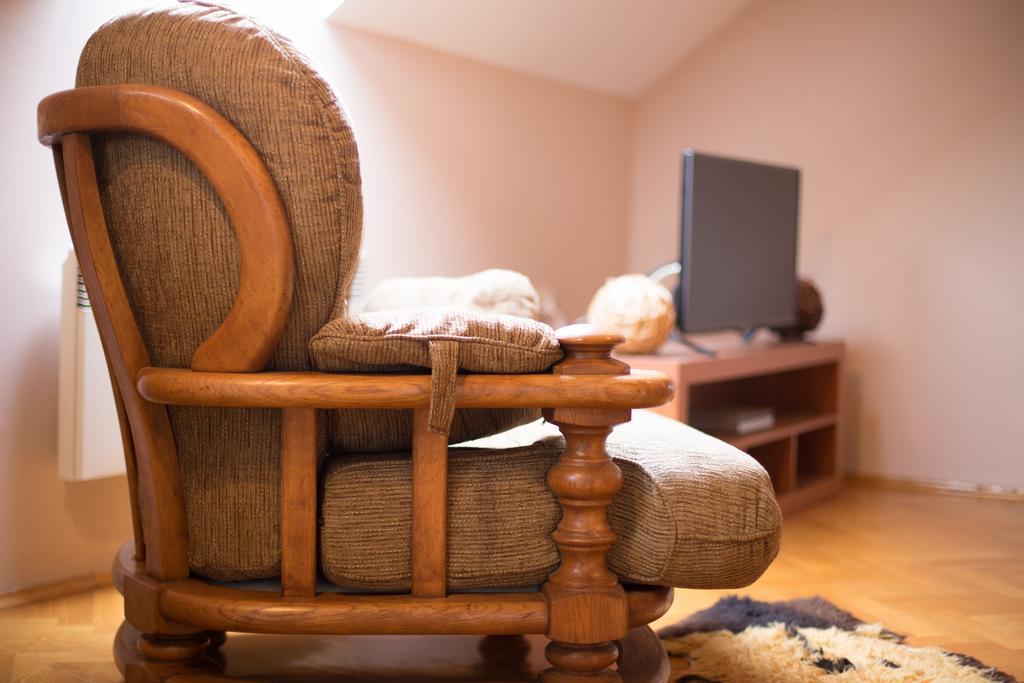 Apartment Oreskovic Otočac Buitenkant foto