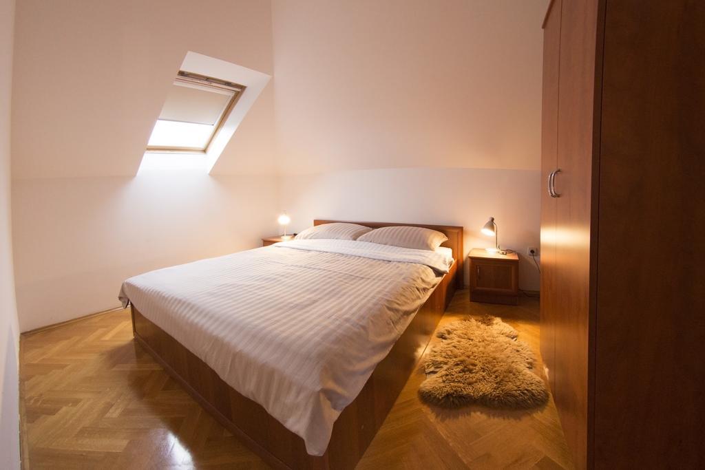 Apartment Oreskovic Otočac Buitenkant foto