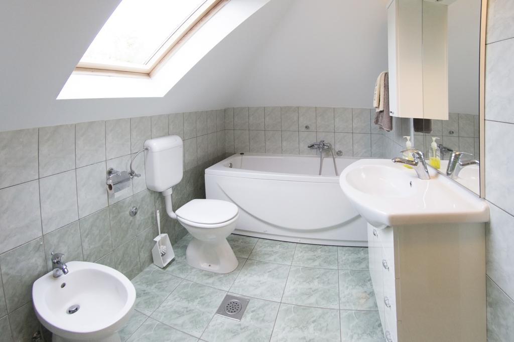 Apartment Oreskovic Otočac Buitenkant foto