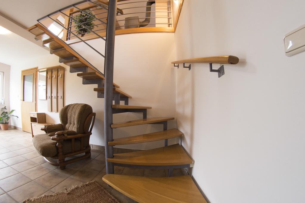 Apartment Oreskovic Otočac Buitenkant foto