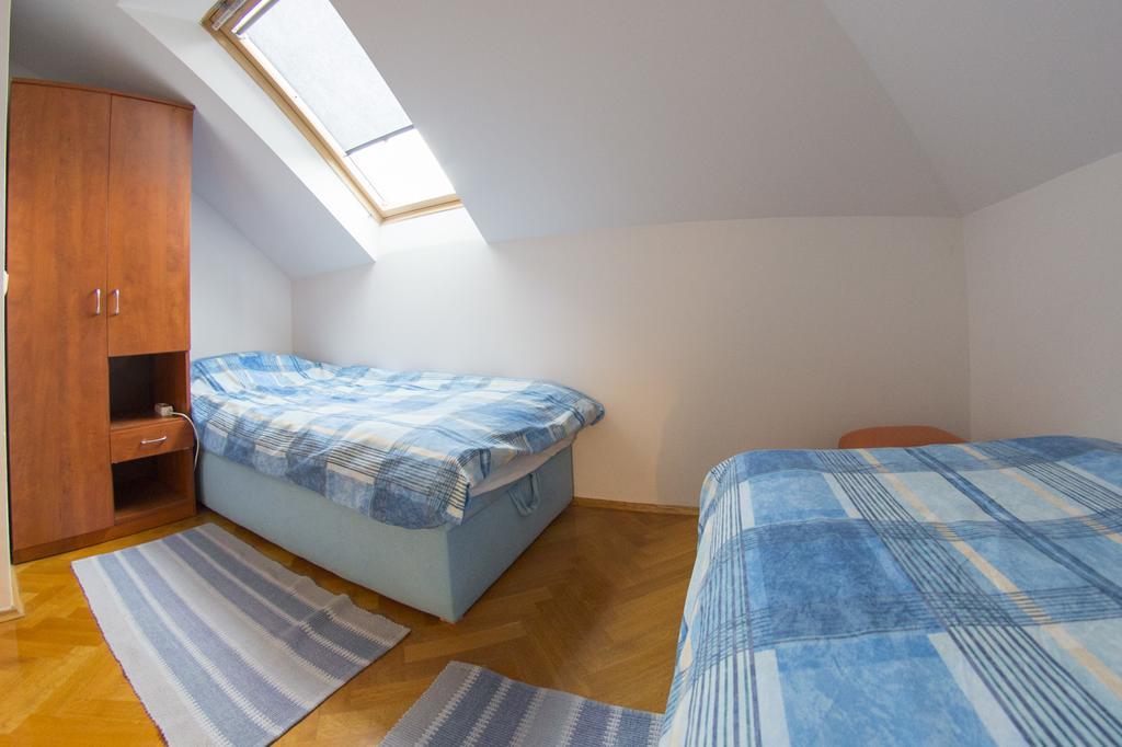 Apartment Oreskovic Otočac Buitenkant foto